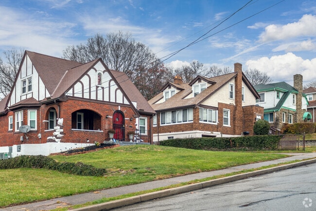 Homes with stucco exteriors line this Avondale street.