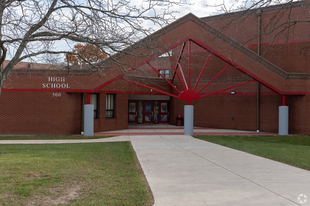 Tri-County North High School is a public school and has a student to teacher ratio of 26 to 1.