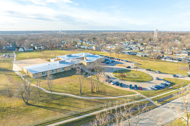 Your kids will enjoy learning in the inspring atmosphere of Edgewood Elementary School.