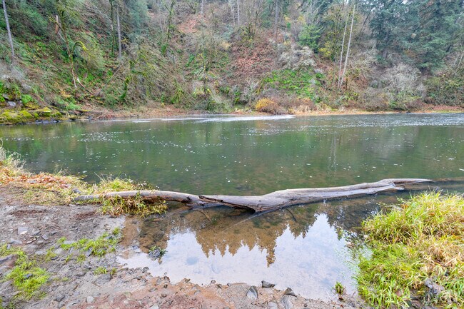 The Tualatin River runs along the north edge of Tualatin Valley.