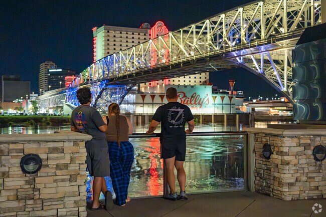 Four Forks-Preston offers easy access to Shreveport and all its amenities.