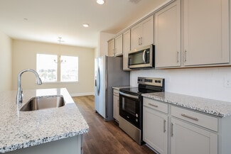 212 Eagles Cliff Dr, Surfside Beach, SC 29575