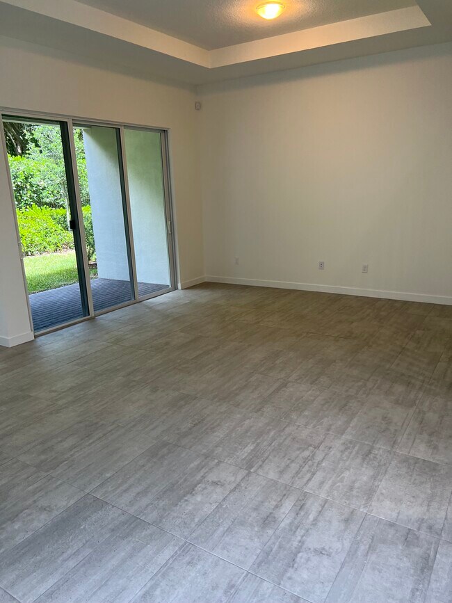 1510 Pioneer Way, Royal Palm Beach, FL 33411 - photo 4