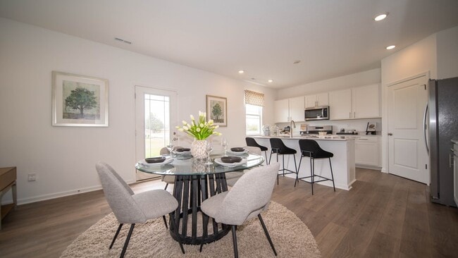 233 Holly Ln, Greenfield, IN 46140 - photo 2