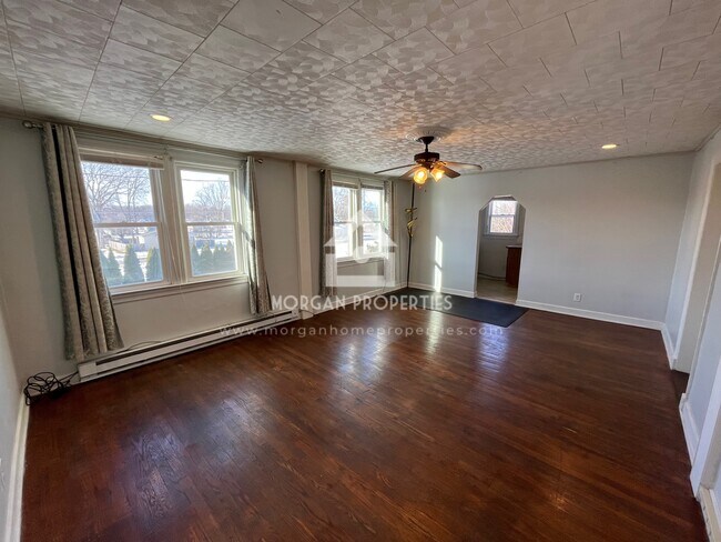 110 W 13th St unit .5, Marion, IN 46953 - photo 3