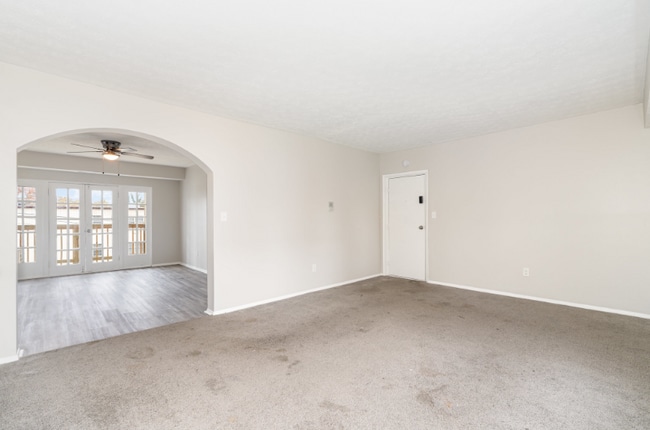 562 Glenwood Ave unit 22, Cincinnati, OH 45229 - photo 3