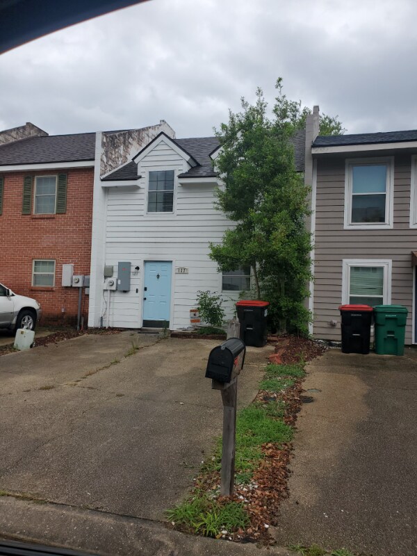 127 E Pamela Dr, Lafayette, LA 70506
