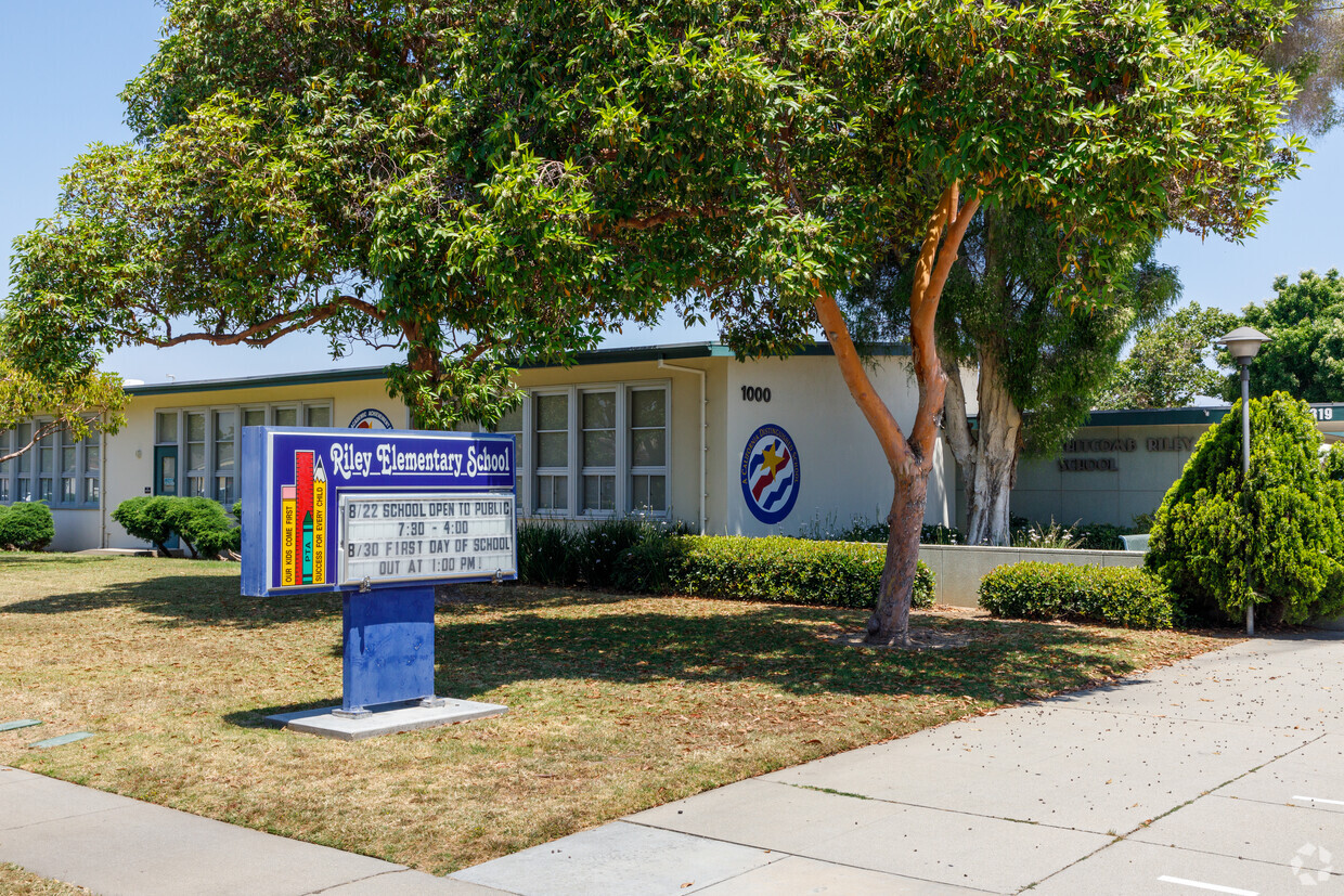 Riley Elementary School, Lakewood CA Rankings & Reviews - Homes.com