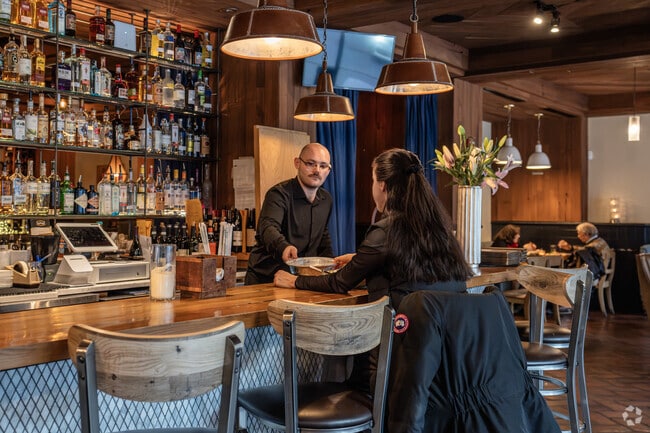 Attached to the Glover Park Hotel, the Glover Park Grill serves excellent cocktails.