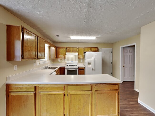 4689 Rippling Brook Ct, Norcross, GA 30093 - photo 4