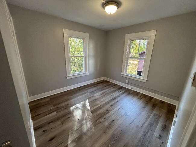 133 Temple Place unit 2 (2nd Floor), Syracuse, NY 13207 - photo 3