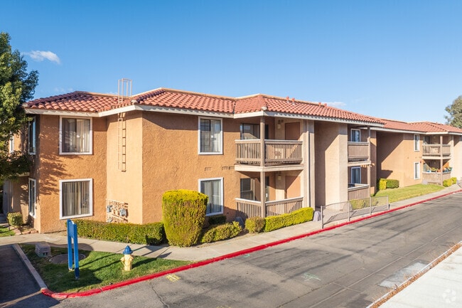 Newporter Apartments, Victorville, CA 92392 - photo 2