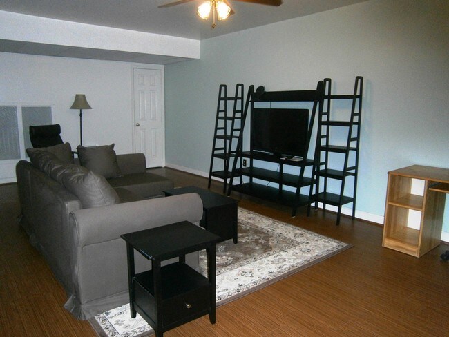 The Baltimorean Apartments, Baltimore, MD 21218 - photo 2