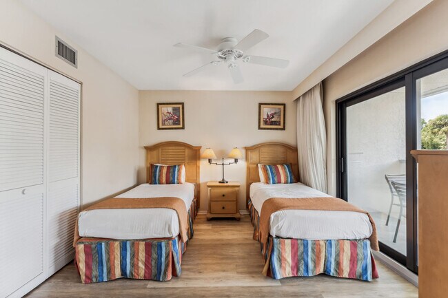 600 Neapolitan Way unit FL2-ID1073544P, Naples, FL 34103 - photo 4