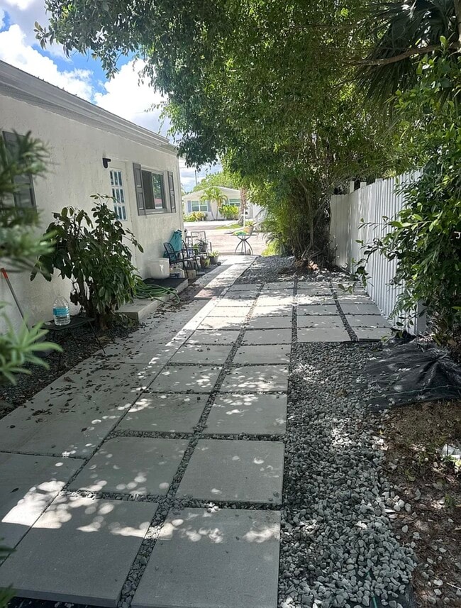 1097 Highlands Dr unit 4, Naples, FL 34103 - photo 7