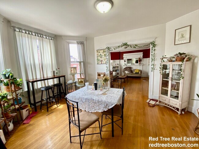 1908 Beacon St unit 3, Brookline, MA 02445 - photo 5