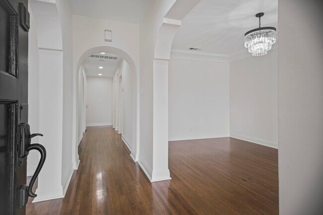 1148 S Stanley Ave unit Upper, Los Angeles, CA 90019 - photo 5