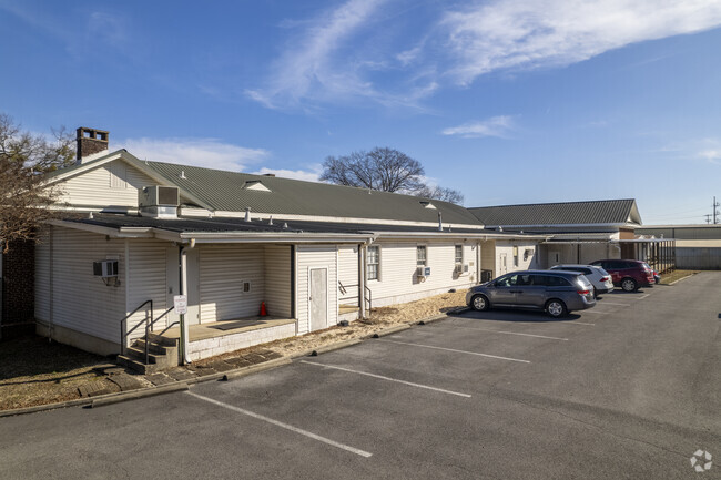 Rear of the former Horizon High School in Decatur Alabama.