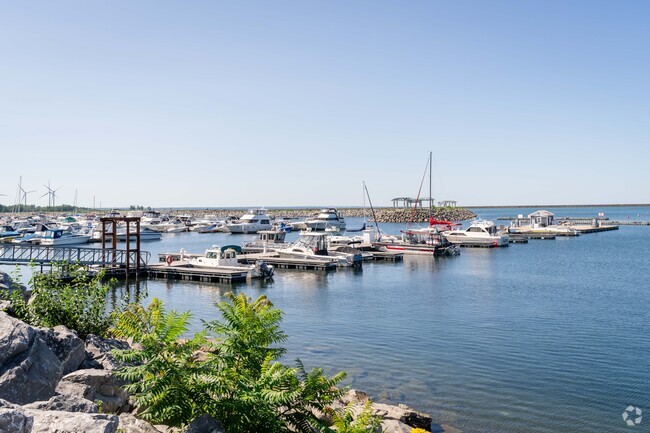 If you own a boat, Lackawanna has short commutes to access it.