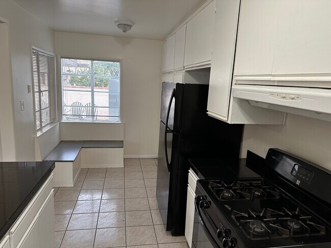 10830 Burnet Ave, Mission Hills, CA 91345 - photo 6