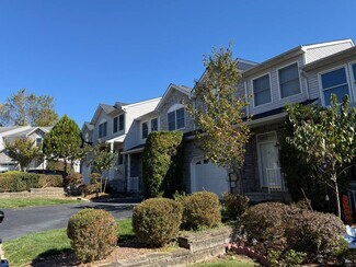 17 Springhill Dr Unit 17, Morris Plains, NJ 07950