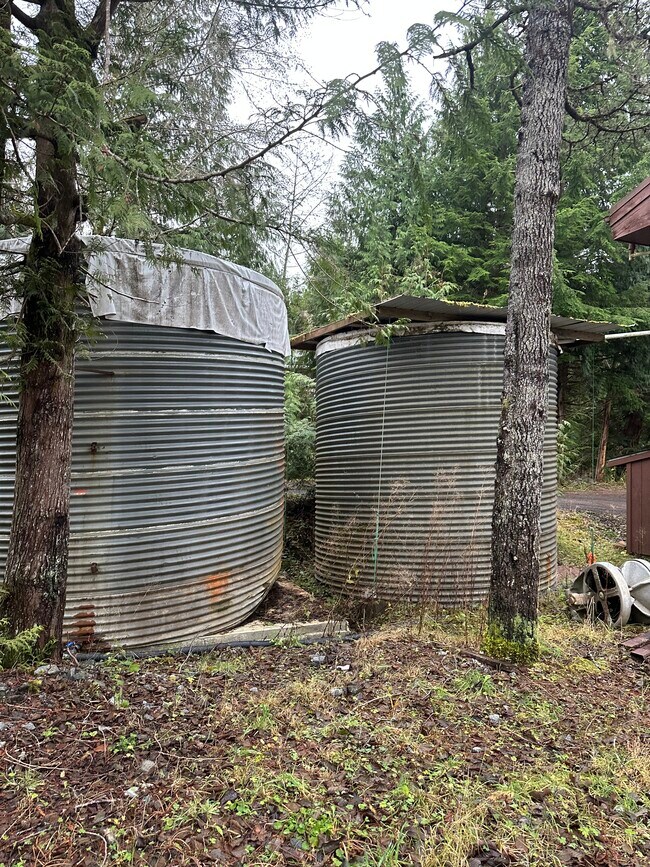 81 Phillips Ln unit B - Upper, Ketchikan, AK 99901 - photo 3