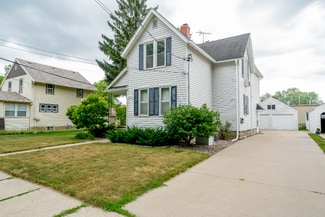 1343 1 2-1343 1 2 W Washington St Unit 1343 1/2, Appleton, WI 54914