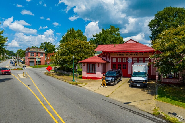 Firehouse 15 serves the locals in Highland Park a fantastic menu of southern cuisine.