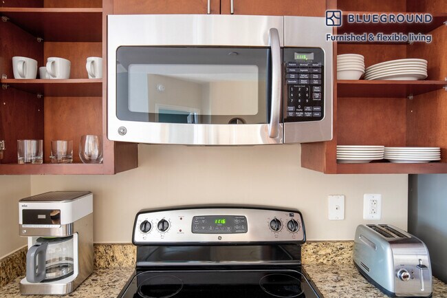 425 L St NW unit FL10-ID1, Washington, DC 20001 - photo 7