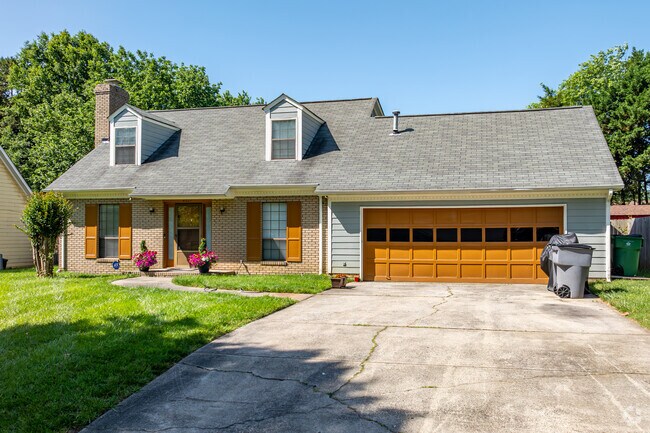 You'll find beautiful Ranch homes scattered throughout the Marshbrooke neighborhood.