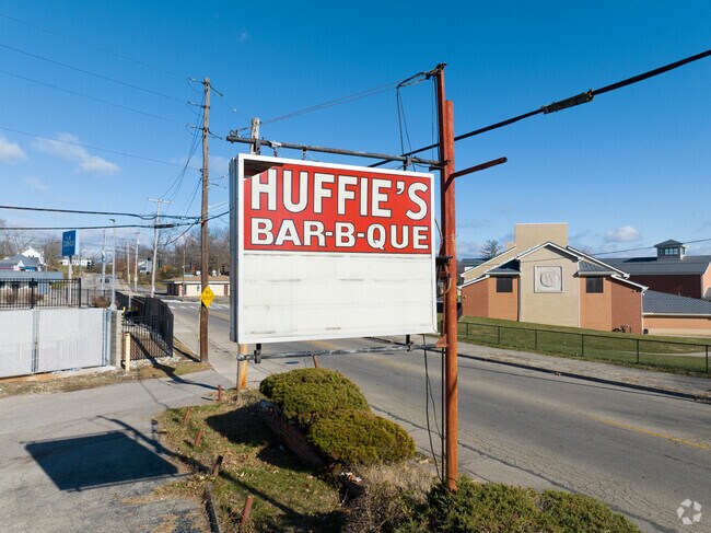 Huffie's Bar-B-Que is a community staple for Highview Hills diners.