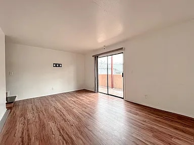 14746 Delano St unit 6, Los Angeles, CA 91411 - photo 2