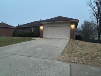 3814 W Parkridge Cir, Springfield, MO 65802
