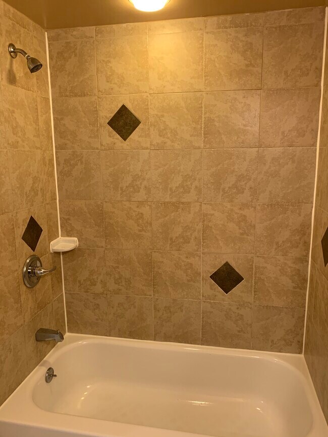 818 Whitelock St unit . 4, Baltimore, MD 21217 - photo 4