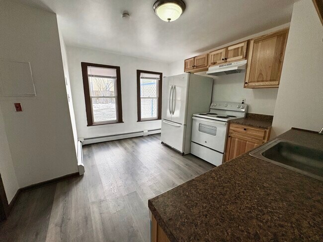 17 School St unit C, Chatham, NY 12037 - photo 3