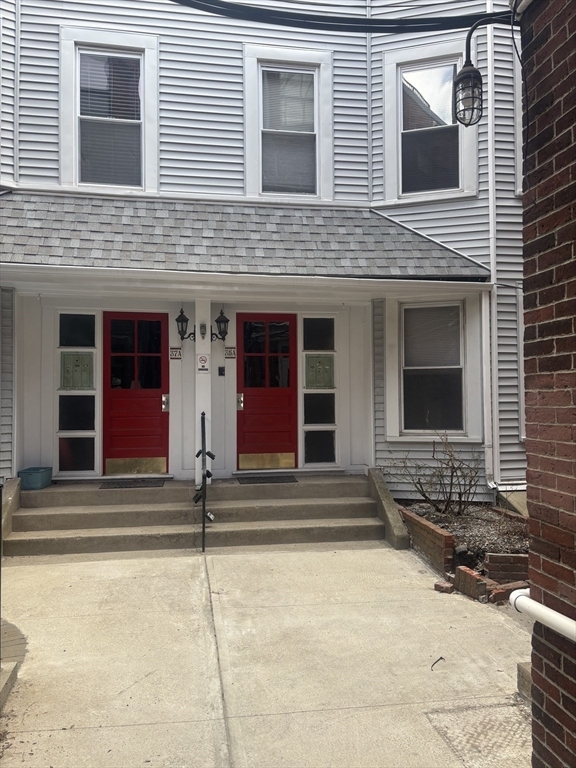37 Harvard St Unit 1, Brookline, MA 02445
