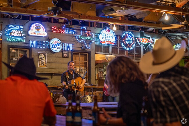 Take in live music at the historical Gruene Hall.