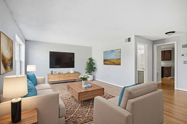 77 E Ridge Rd, MerriMacK, NH 03054 - photo 4