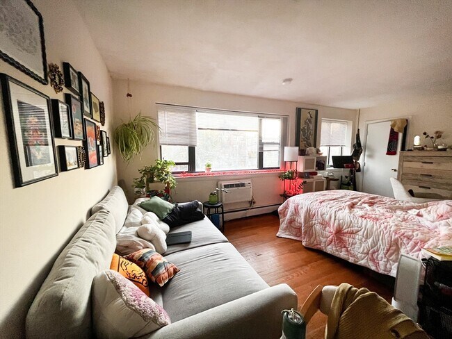 1066 Commonwealth Ave unit 10, Boston, MA 02215 - photo 2