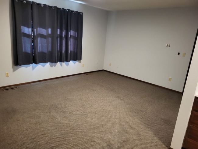 17 2nd Ave unit 9, Melbourne, IA 50162 - photo 3