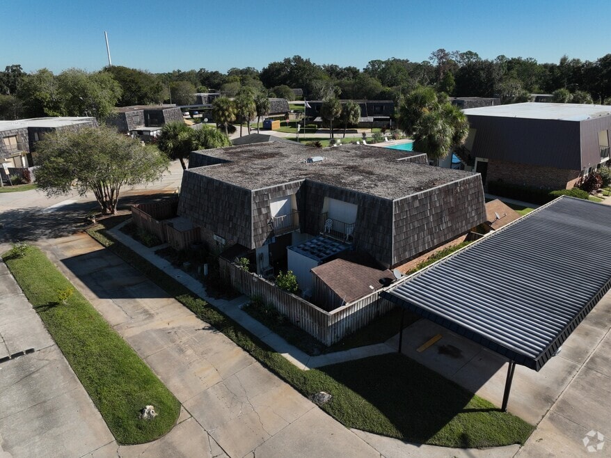 2942 Poplar Ave, Leesburg, FL 34748 - photo 2