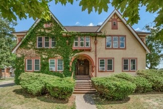 715 S Kinney Ave Unit 1, Mount Pleasant, MI 48858