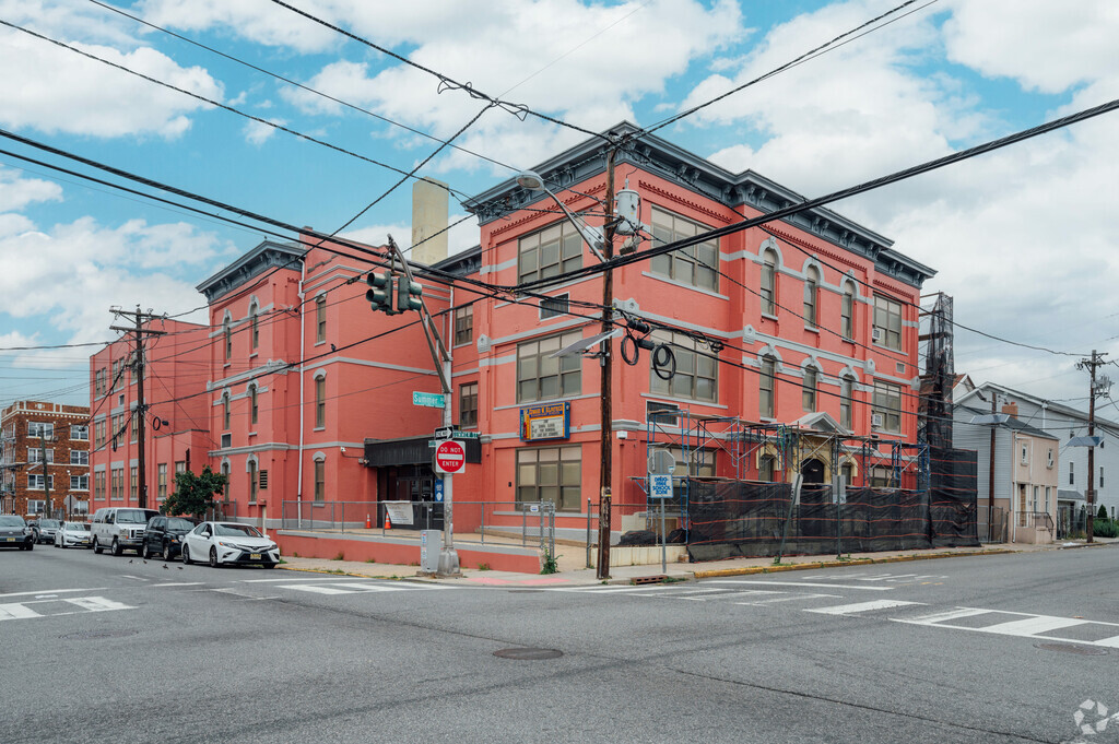 Edward W. Kilpatrick school is PK through 3rd public school with 350 students.