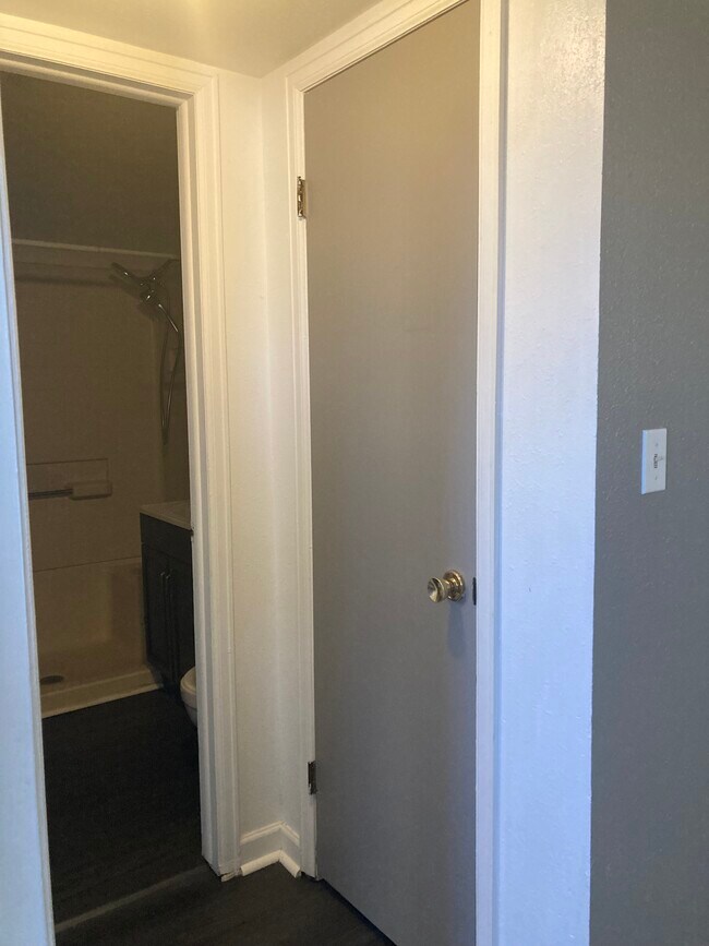 2544 Joliet St unit C, Aurora, CO 80010 - photo 6