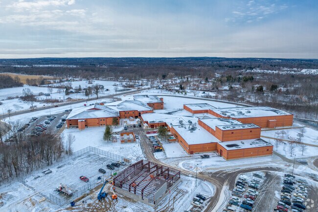 Holly High School  is a school in the Holly Area School District.