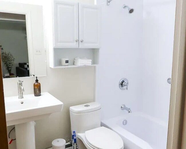 1596 Jones Dr unit 1596 Jones Dr Lower, Ann Arbor, MI 48105 - photo 5