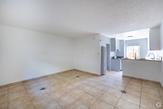 Terra Grande Apartments, Van Nuys, CA 91405 - photo 4
