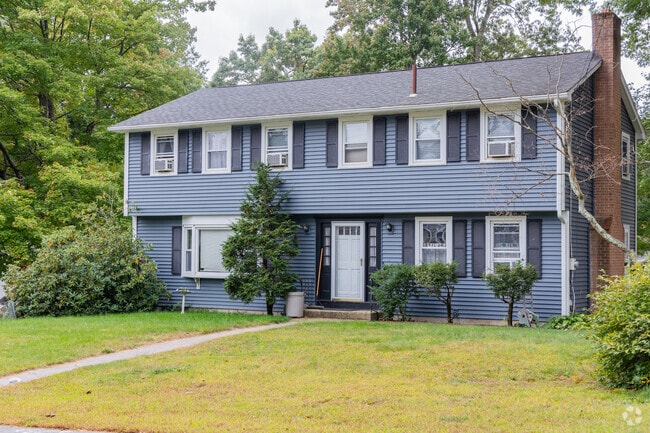 Colonial homes in Northeast Nashua provide a timeless blend of historic charm & modern comfort.