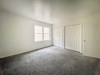 32 Fox Hill Dr, Kilmarnock, VA 22482