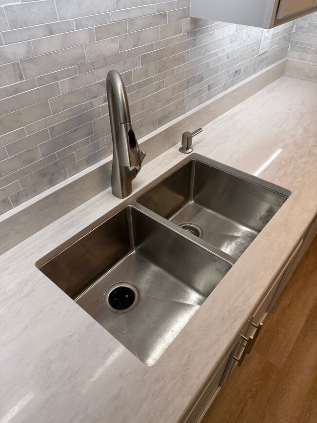 Fully Remodeled Kitchen